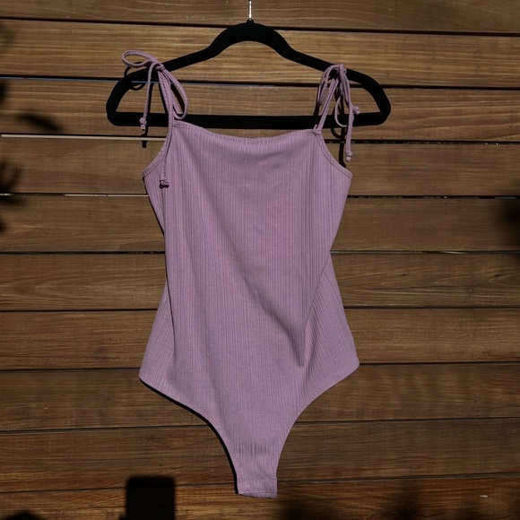 NWOT BCBG Lilac Body Suit adjustable tied straps - Picture 7 of 12
